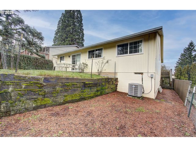 11612 Sw 49TH Ave, Portland, OR 97219