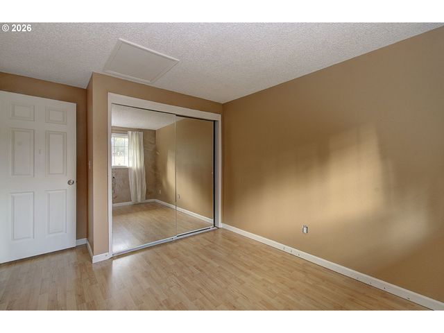 11612 Sw 49TH Ave, Portland, OR 97219