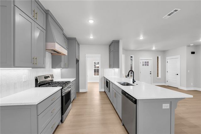 4 Bridlington Drive, Bella Vista, AR 72714