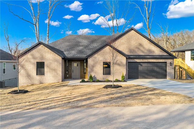 4 Bridlington Drive, Bella Vista, AR 72714