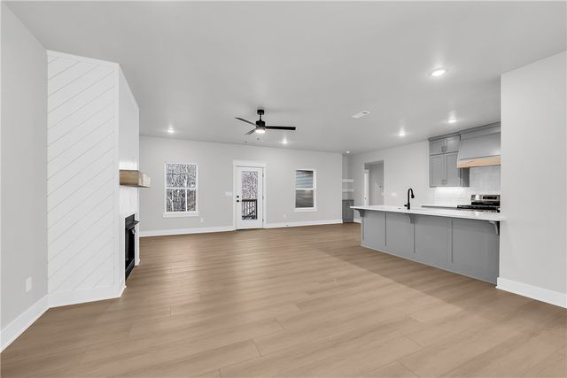 4 Bridlington Drive, Bella Vista, AR 72714