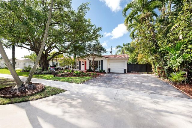 9370 SW 82nd St, Miami, FL 33173