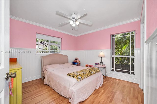 9370 SW 82nd St, Miami, FL 33173