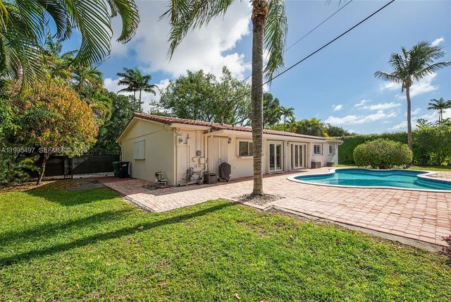 9370 SW 82nd St, Miami, FL 33173
