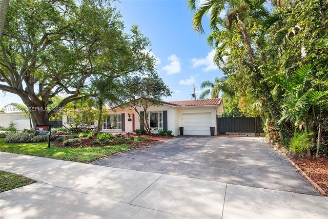 9370 SW 82nd St, Miami, FL 33173