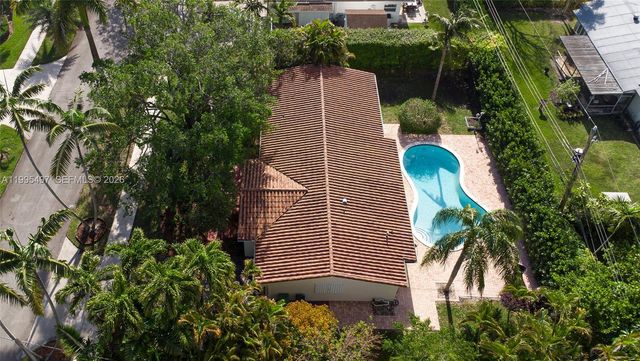 9370 SW 82nd St, Miami, FL 33173