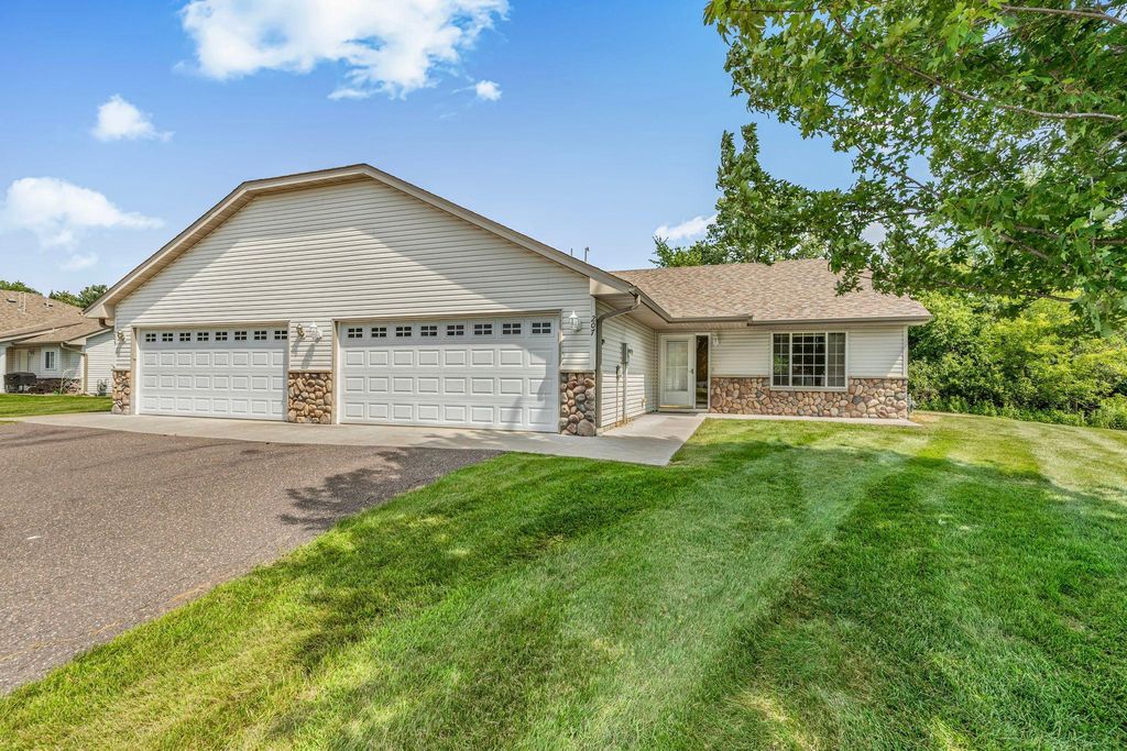 207 Appaloosa Court, Braham, MN 55006