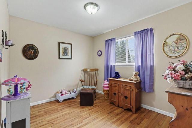 668 S Hawthorne Street, Westland, MI 48186