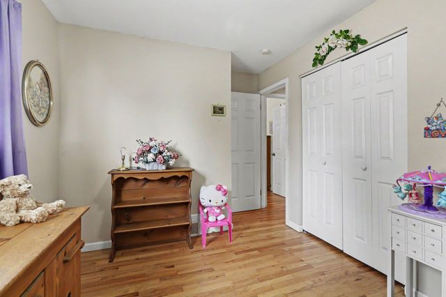 668 S Hawthorne Street, Westland, MI 48186