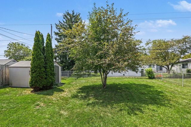 668 S Hawthorne Street, Westland, MI 48186