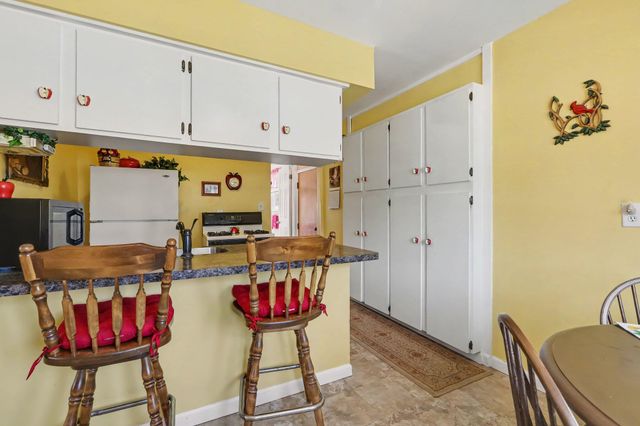 668 S Hawthorne Street, Westland, MI 48186