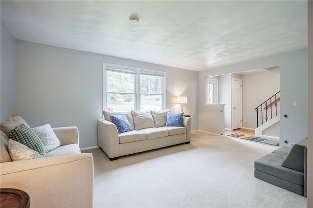 54 Maple Leaf Circle, Penfield, NY 14526