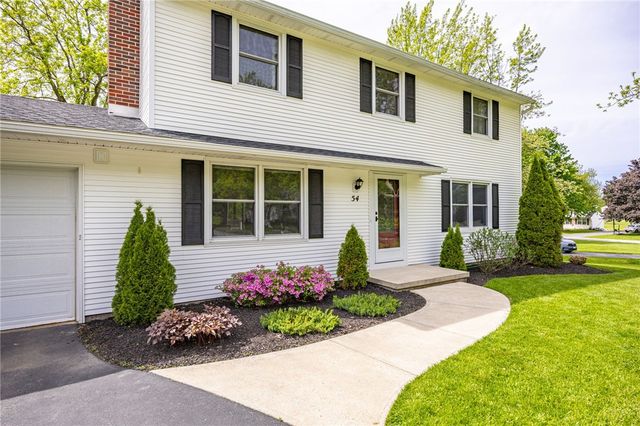 54 Maple Leaf Circle, Penfield, NY 14526