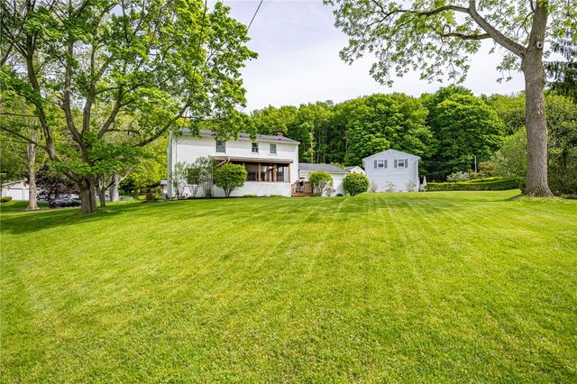 54 Maple Leaf Circle, Penfield, NY 14526