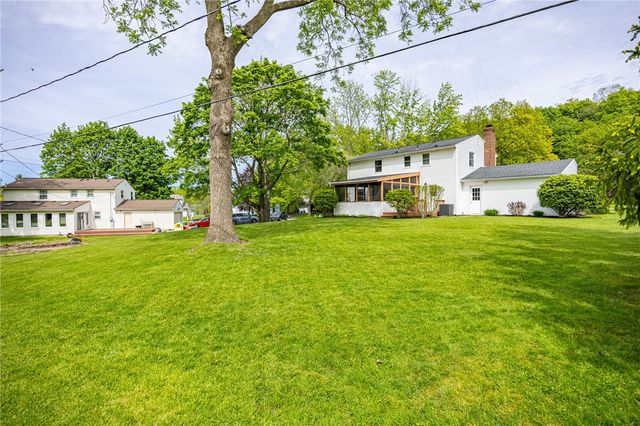 54 Maple Leaf Circle, Penfield, NY 14526