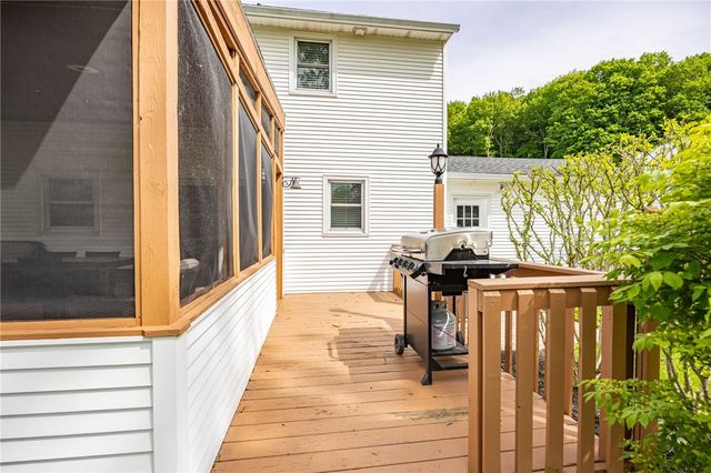 54 Maple Leaf Circle, Penfield, NY 14526