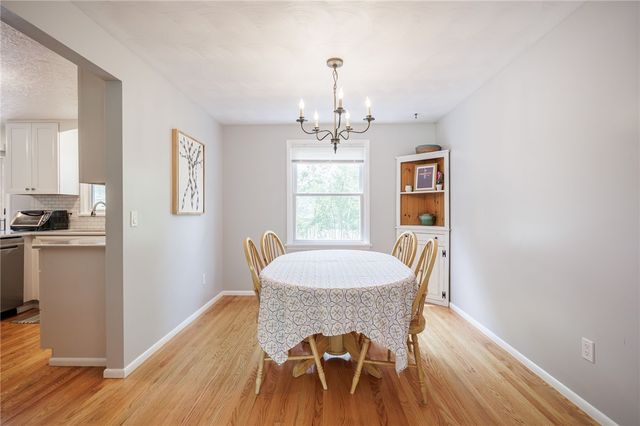 54 Maple Leaf Circle, Penfield, NY 14526