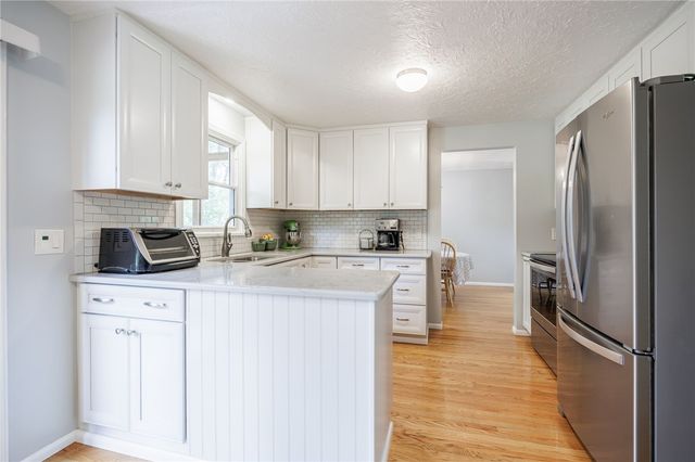 54 Maple Leaf Circle, Penfield, NY 14526