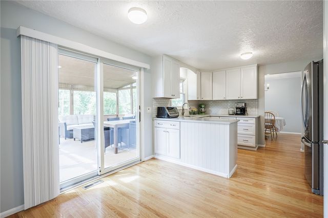 54 Maple Leaf Circle, Penfield, NY 14526