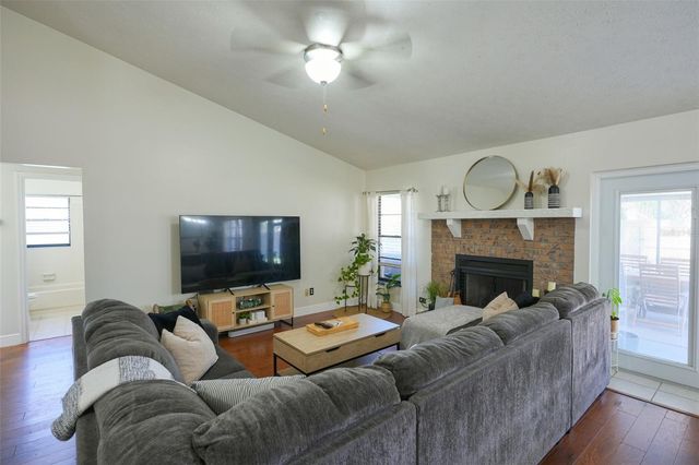 4136 SPRING WAY CIR, Valrico, FL 33596