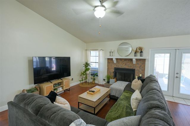 4136 SPRING WAY CIR, Valrico, FL 33596