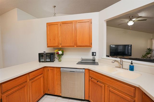 4136 SPRING WAY CIR, Valrico, FL 33596