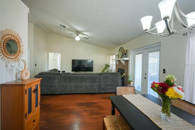 4136 SPRING WAY CIR, Valrico, FL 33596