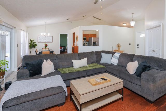 4136 SPRING WAY CIR, Valrico, FL 33596