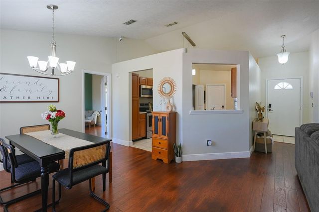 4136 SPRING WAY CIR, Valrico, FL 33596