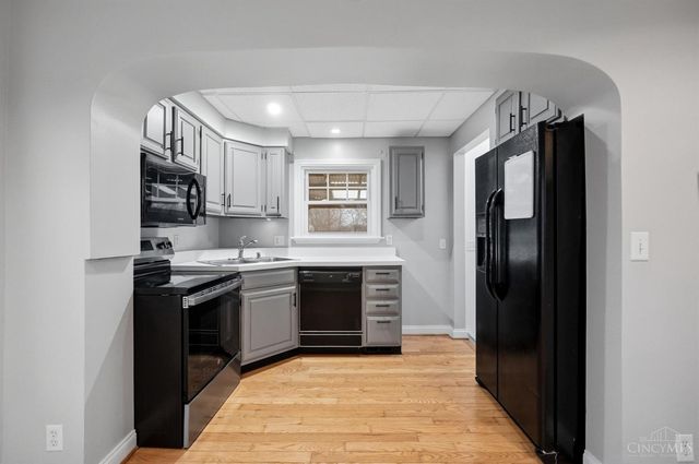 440 W Sharon Road, Springdale, OH 45246