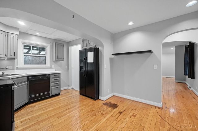 440 W Sharon Road, Springdale, OH 45246