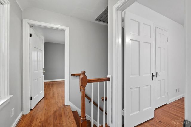 440 W Sharon Road, Springdale, OH 45246