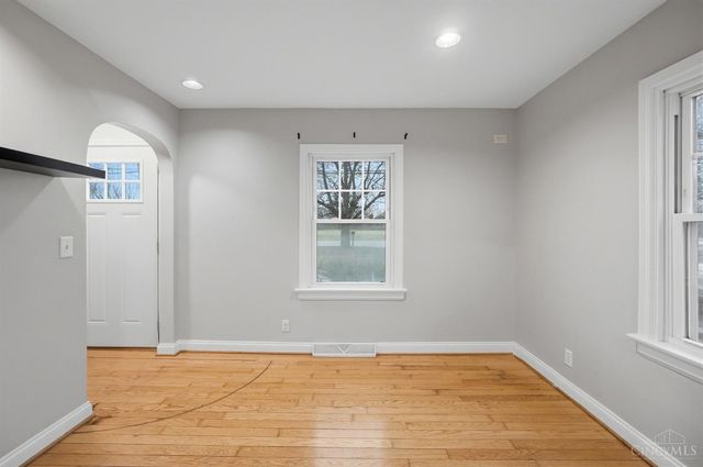 440 W Sharon Road, Springdale, OH 45246