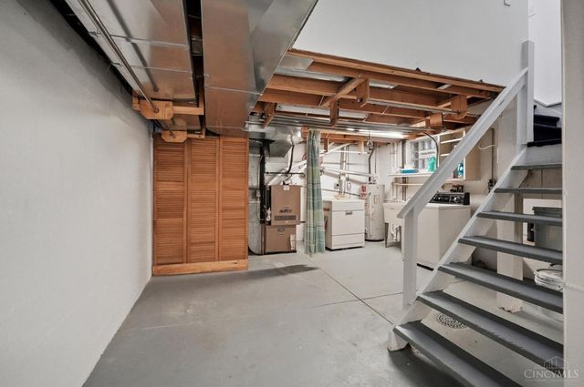 440 W Sharon Road, Springdale, OH 45246