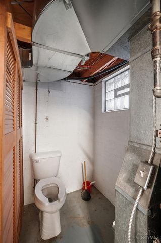 440 W Sharon Road, Springdale, OH 45246