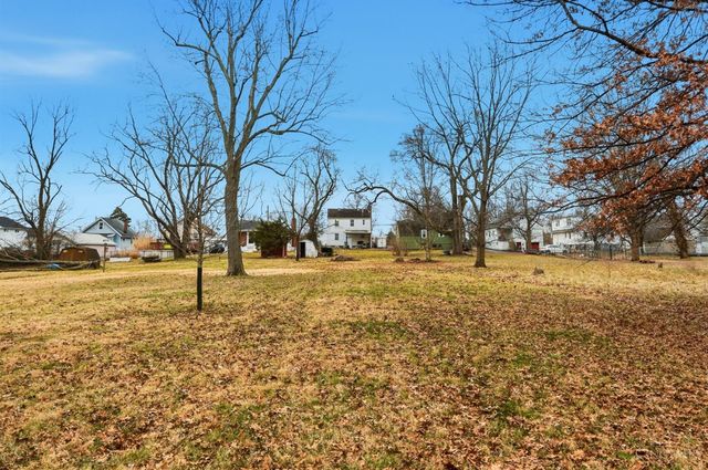 440 W Sharon Road, Springdale, OH 45246