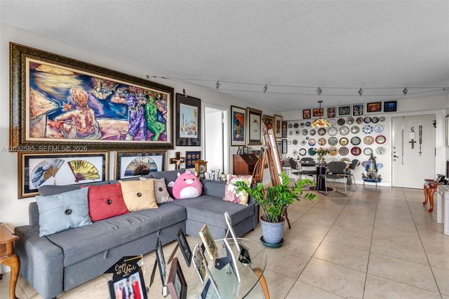 1400 Saint Charles Place 623, Pembroke Pines, FL 33026