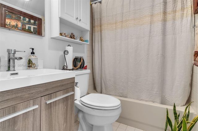1400 Saint Charles Place 623, Pembroke Pines, FL 33026