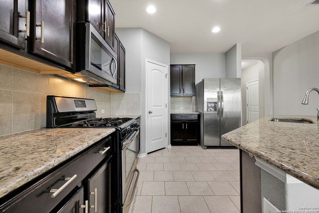 8827 PALOMINO PONY, San Antonio, TX 78254