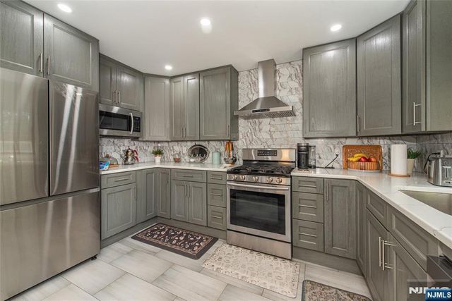 54 Hasbrouck Avenue, Hasbrouck Heights, NJ 07604