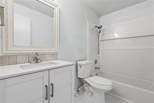 1809-1811 W 4th Street, Lawrence, KS 66044