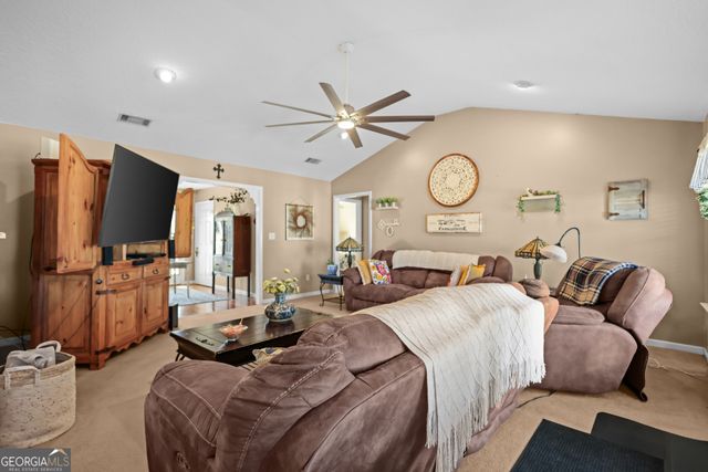 142 Lloyd Drive, Jesup, GA 31545