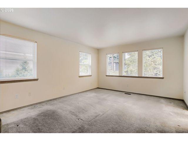 3237 Sw CARAWAY Ct, Portland, OR 97219