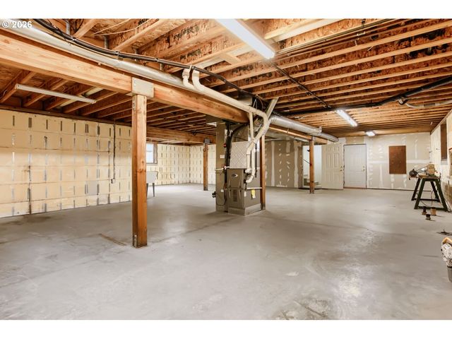 3237 Sw CARAWAY Ct, Portland, OR 97219