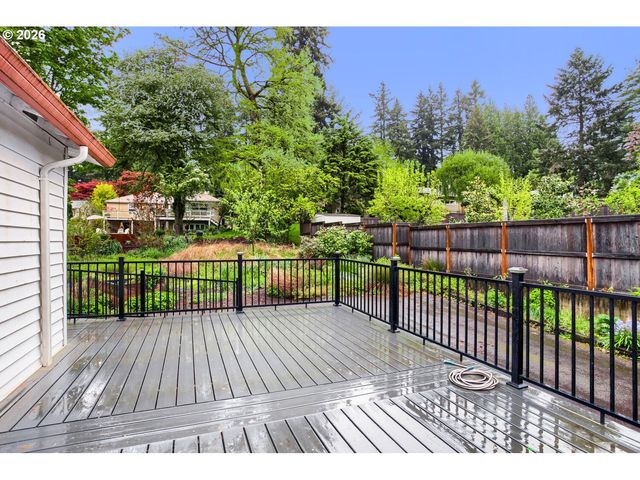 3237 Sw CARAWAY Ct, Portland, OR 97219