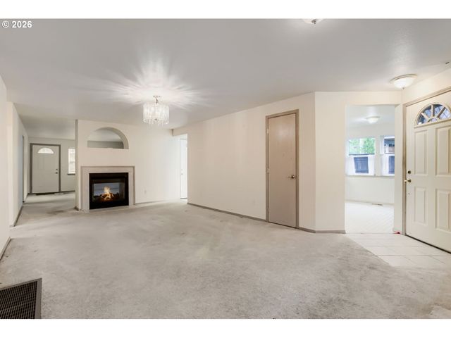 3237 Sw CARAWAY Ct, Portland, OR 97219