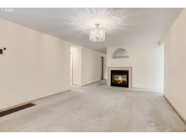 3237 Sw CARAWAY Ct, Portland, OR 97219