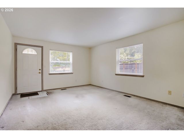 3237 Sw CARAWAY Ct, Portland, OR 97219