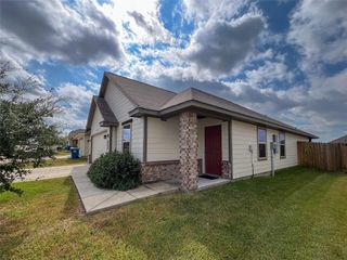 108 Dove Landing Court, Navasota, TX 77868