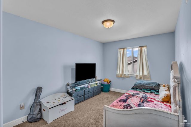 1013 Dagen, Junction City, KS 66441